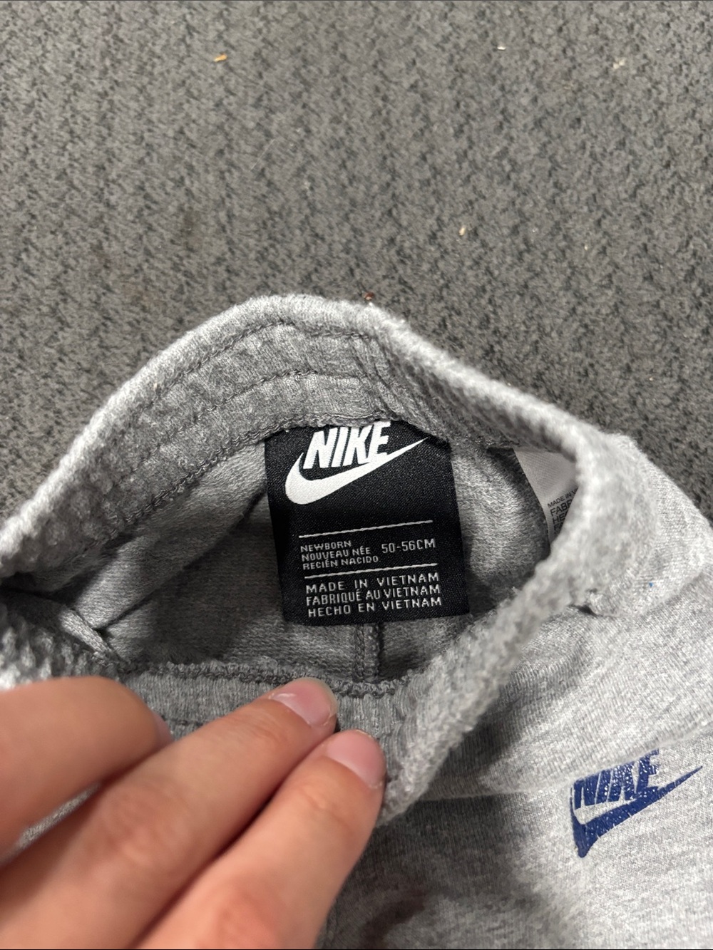 🟢10/$10 - Nike pants - Picture 2 of 2